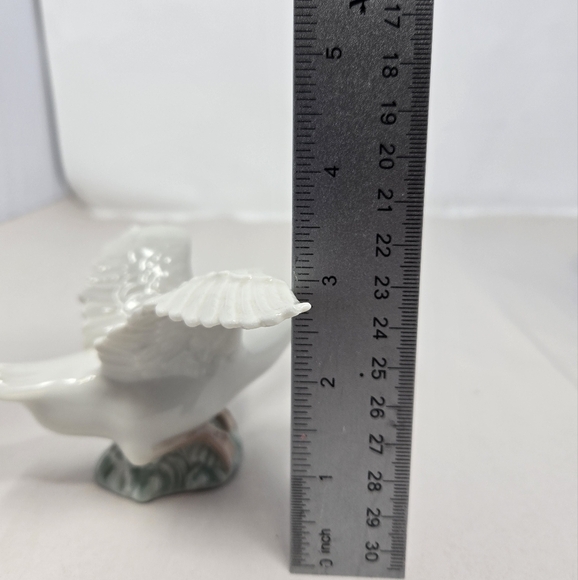Llardo Porcelain Goose-Duck Taking Flight Glazed White Open Beek Decorative - Picture 10 of 11